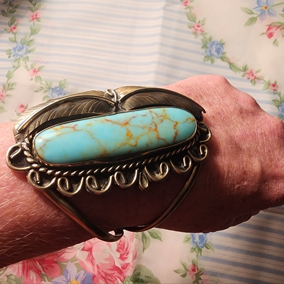 Large Mexico Turquoise Cuff Bracelet - Picture 5 of 5